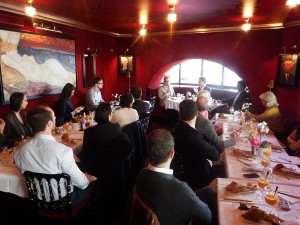 Petit-déjeuner débat avec Alberto Alemanno (HEC) animé par Jean-Philippe Moinet (directeur et fondateur de la Revue Civique), en présence de plusieurs experts et journalistes - Copyright photo : Aurélien Preud'Homme