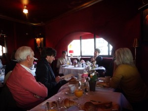 Petit-déjeuner débat avec Alberto Alemanno (HEC) animé par Jean-Philippe Moinet (directeur et fondateur de la Revue Civique), en présence de plusieurs experts et journalistes - Copyright photo : Aurélien Preud'Homme