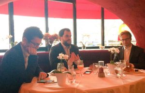 Nicolas Bouzou, économiste, essayiste, directeur-fondateur d’Asterès, auteur notamment de « L’innovation sauvera le monde – Philosophie pour une planète pacifique, durable et prospère » (Plon), Jeremy Ghez, professeur affilié d'Economie et d'Affaires internationales à HEC Paris, co-Directeur du Centre de Géopolitique et ancien rédacteur en chef du trimestriel La Nouvelle Revue Géopolitique, François Miquet-Marty, président de Viavoice